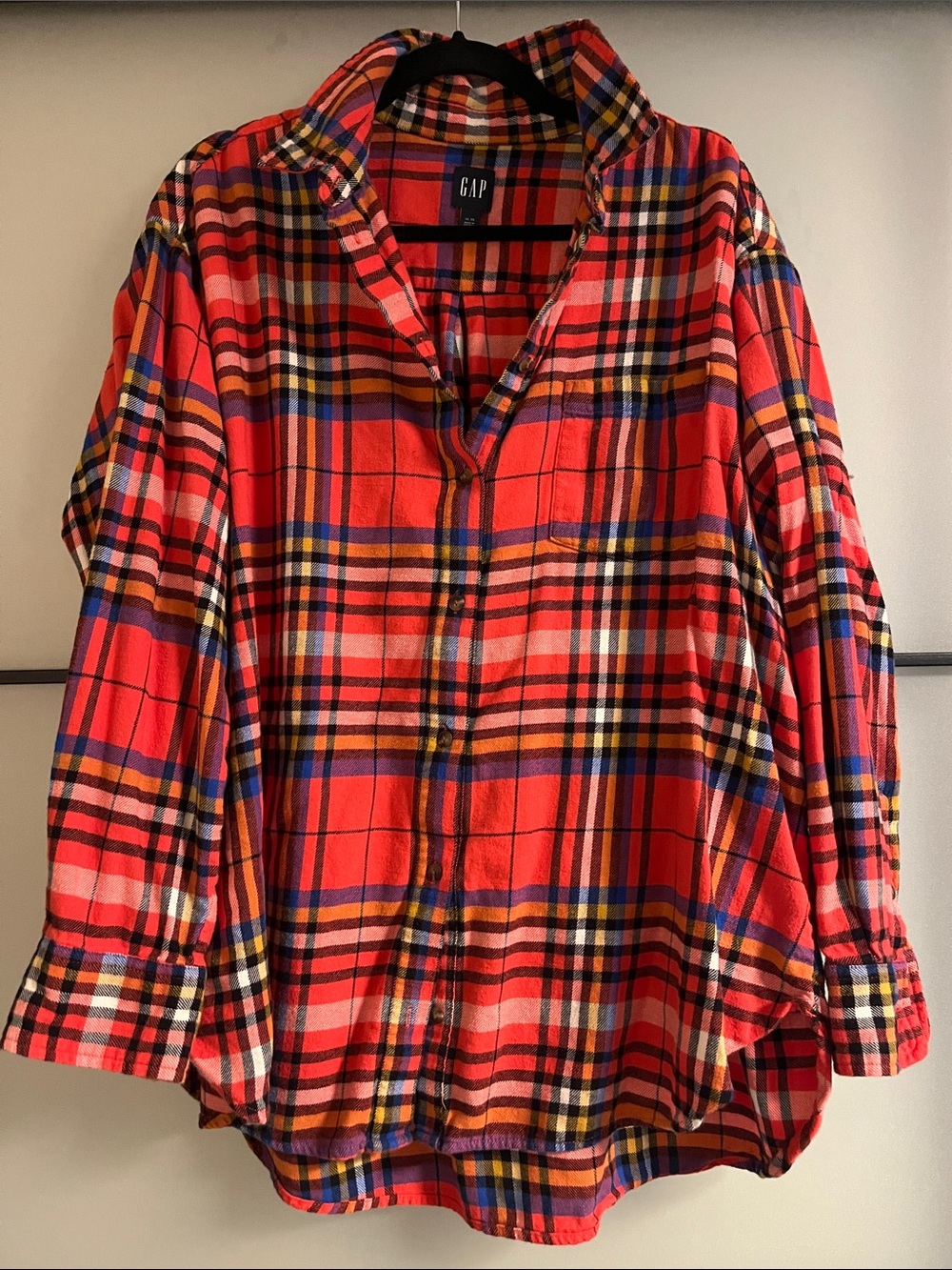 GAP Red Plaid Relaxed Button-Down Shirt - Women's